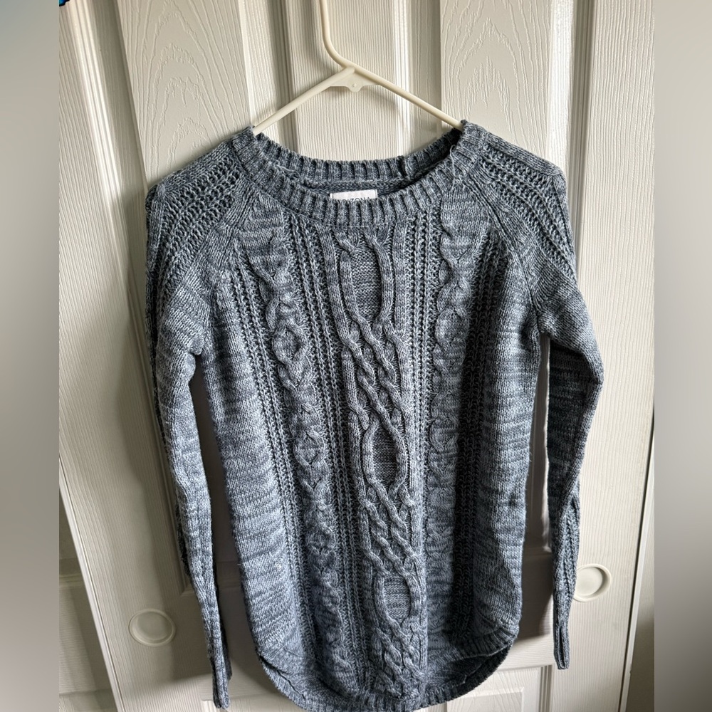 Arizona Jean Company Blue Cable Knit Sweater